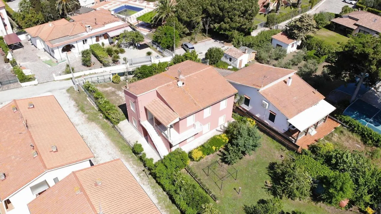 Appartamenti Mare - Terrazza, Giardino Attrezzato E Area Parcheggio Marina di Campo 0*,  Italia